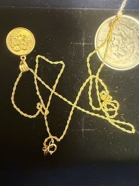 18K /750 Gold chain & Dragon Pendant Rope Chain Necklace 18 inches